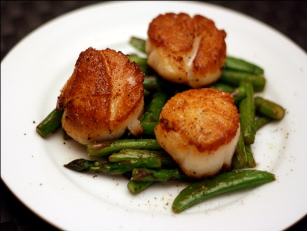 Recipe: Scallops with Asparagus and Sugar Snap Peas