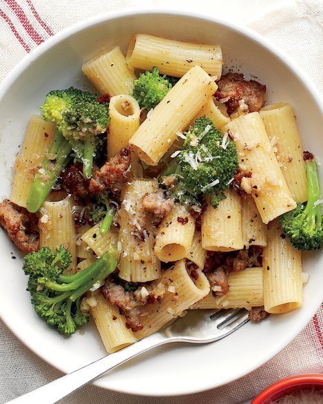 Fresh Rigatoni with Sausage, Broccoli & Garlic in Chicken Broth Recipe